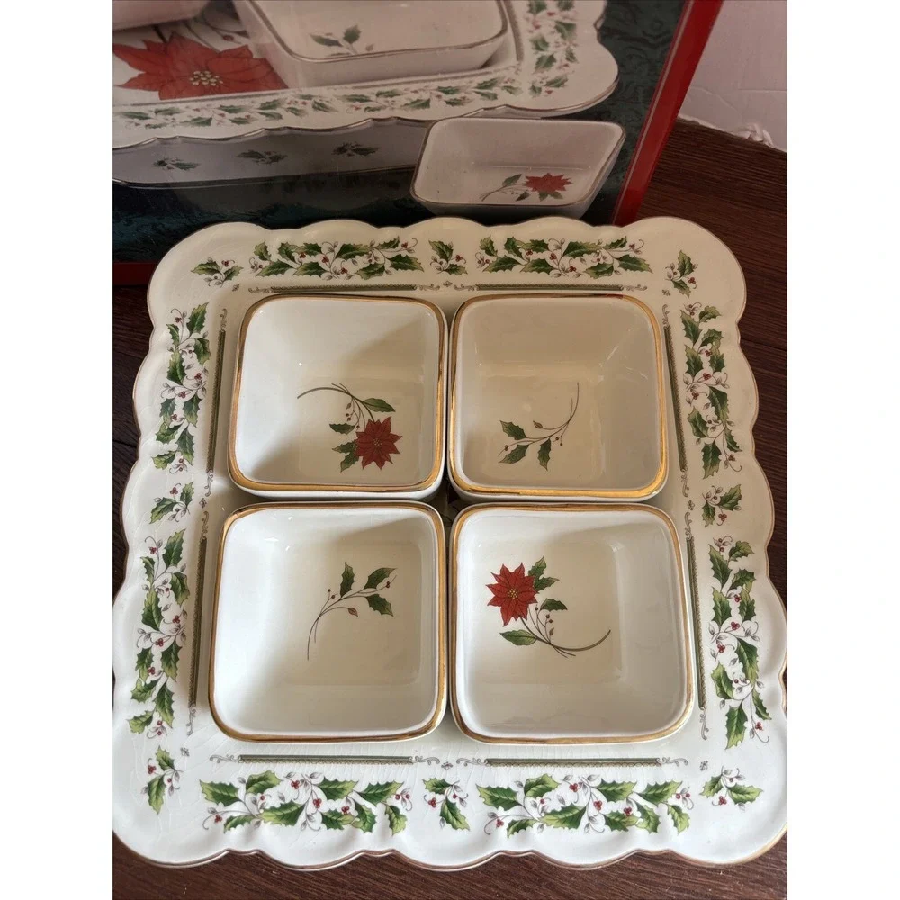 Holly Holiday Home for the Holidays Footed Section Bowl Including 4 Serving Bowl